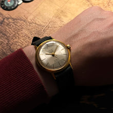 Load image into Gallery viewer, Rare Poljot de luxe automatic watch 1960s
