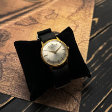 Load image into Gallery viewer, Classic export Raketa vintage wrist watch 1970s

