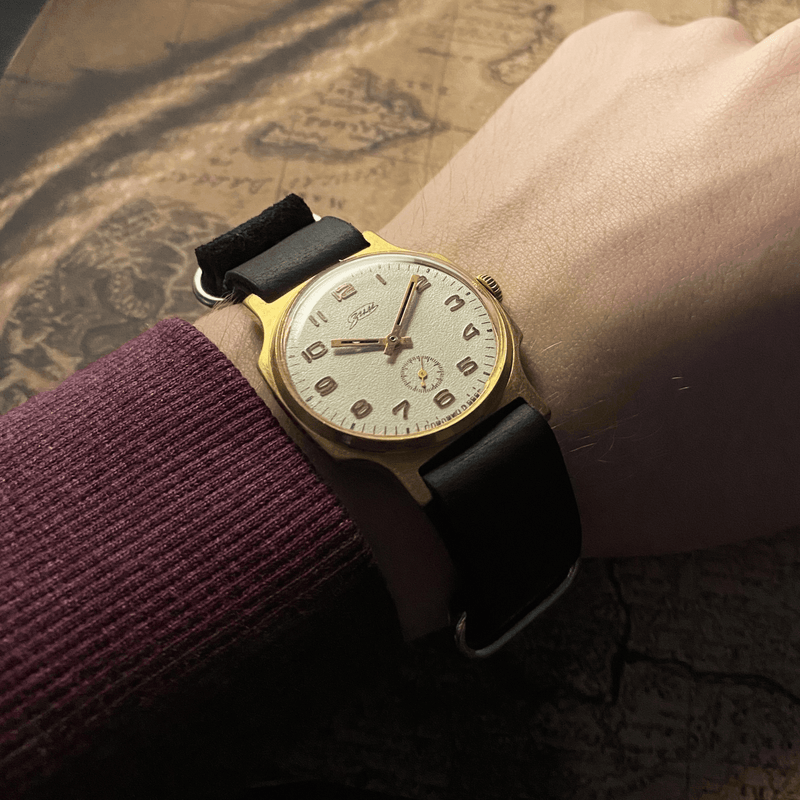 Vintage soviet wrist watch Pobeda ZIM 1980s - Sputnik1957