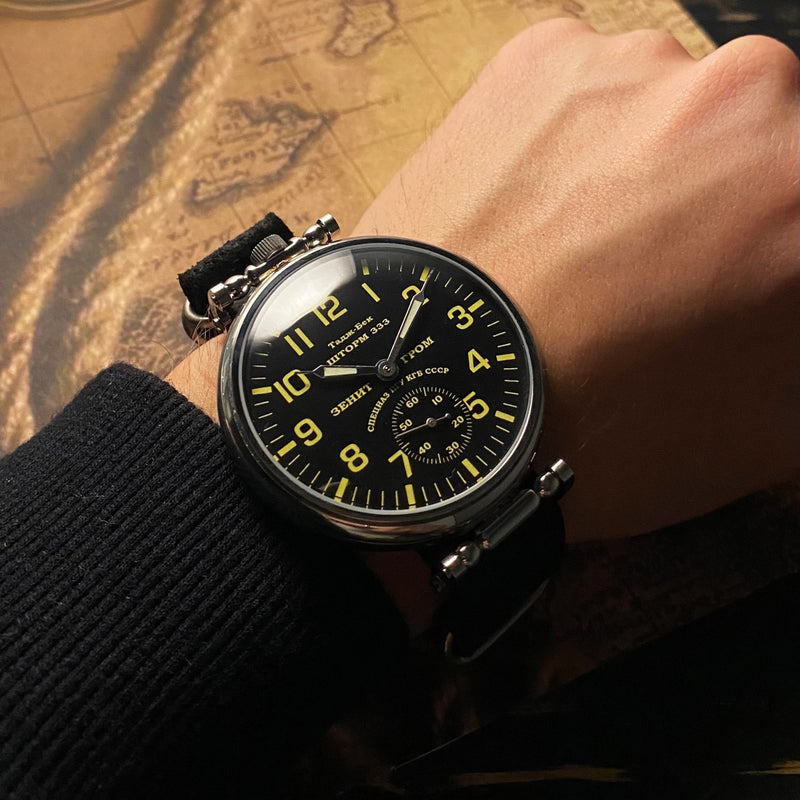 Rare mens wrist watch Molnija Shtorm-333 USSR - Sputnik1957