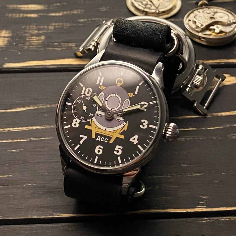 Rare! Vintage mens wrist watch Molnija 1970s - Sputnik1957